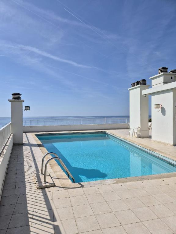Royal Lux Spacious seaside pool - 4