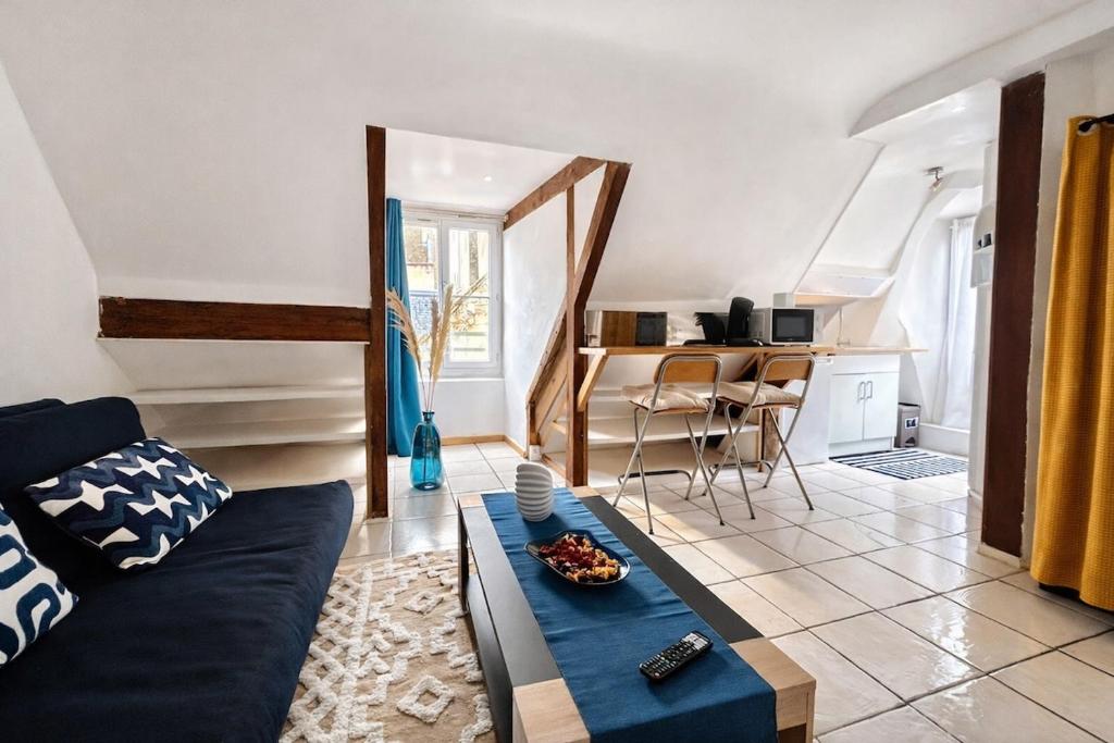 T2-Sous les toits de Caen-Rue Demolombe - 1