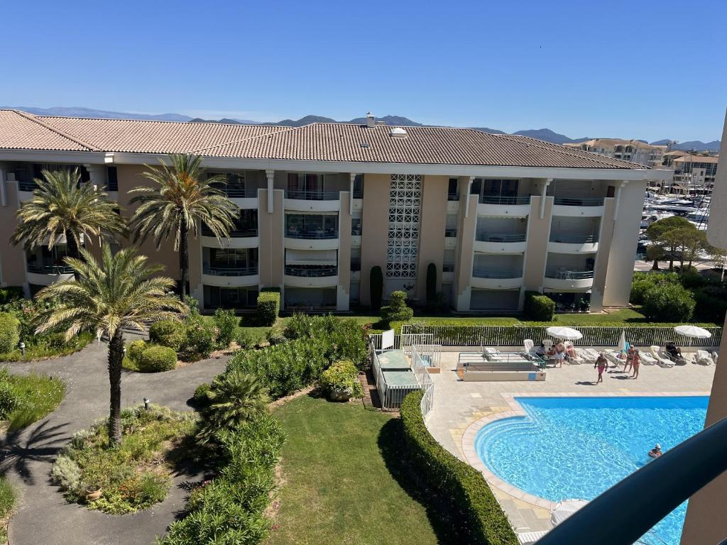 OPEN 41m2 4eme etage vue sur piscine - 2