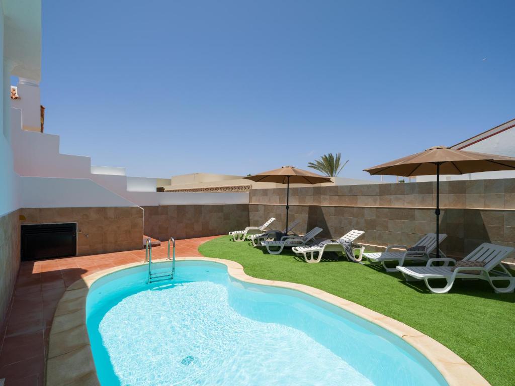 3-BR, VILLA, private pool, in the heart of Corralejo! - 1