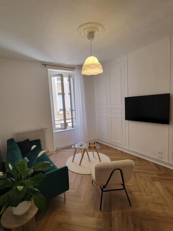 Appartement calme rénové - 3 min à pied de la gare - 2