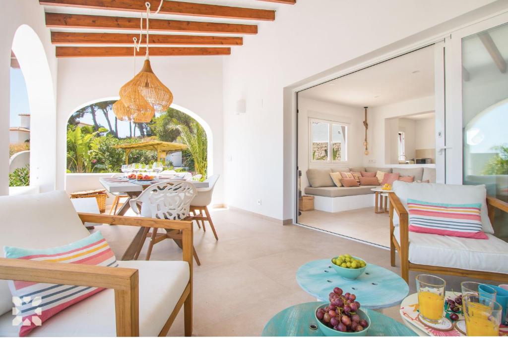 Villa Pura Vida by Abahana Villas - 4
