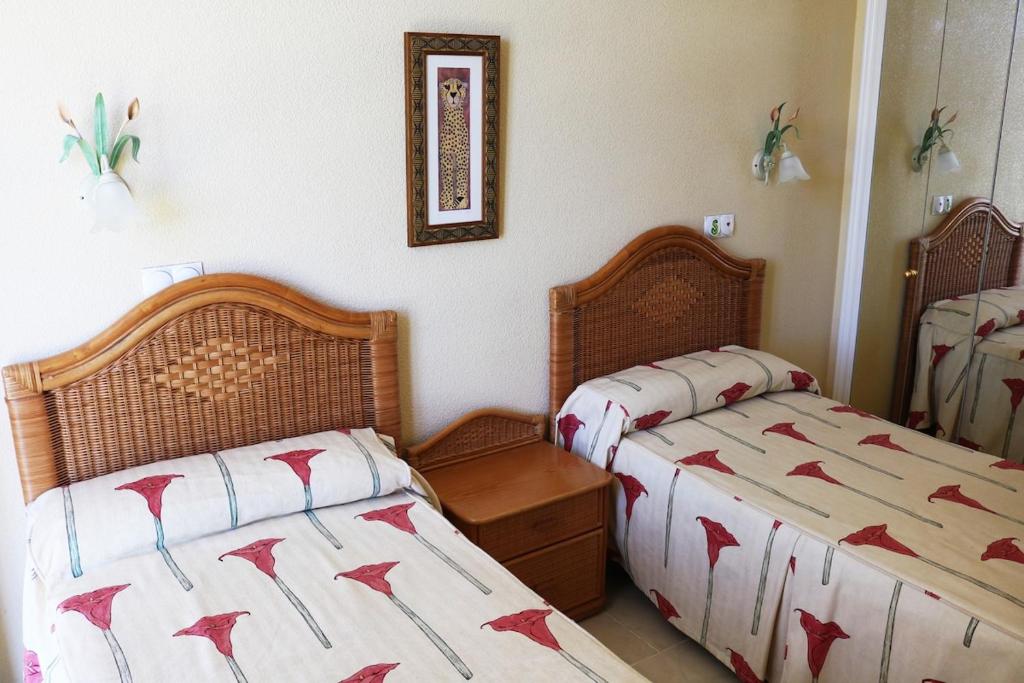 Magnificent apartment with a pool in Oliva Nova - 4