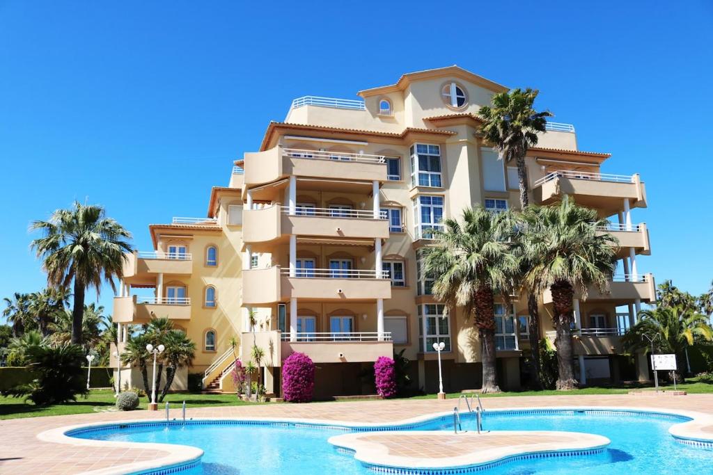 Magnificent apartment with a pool in Oliva Nova - 5