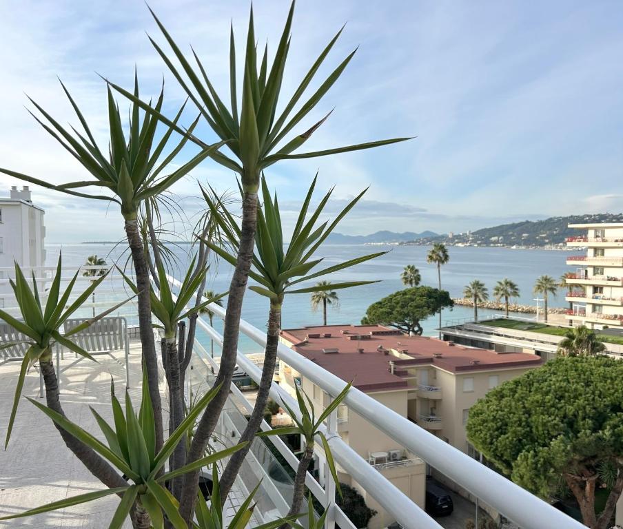 Riviera rooftop - front de mer avec terrasse dans le centre - 2