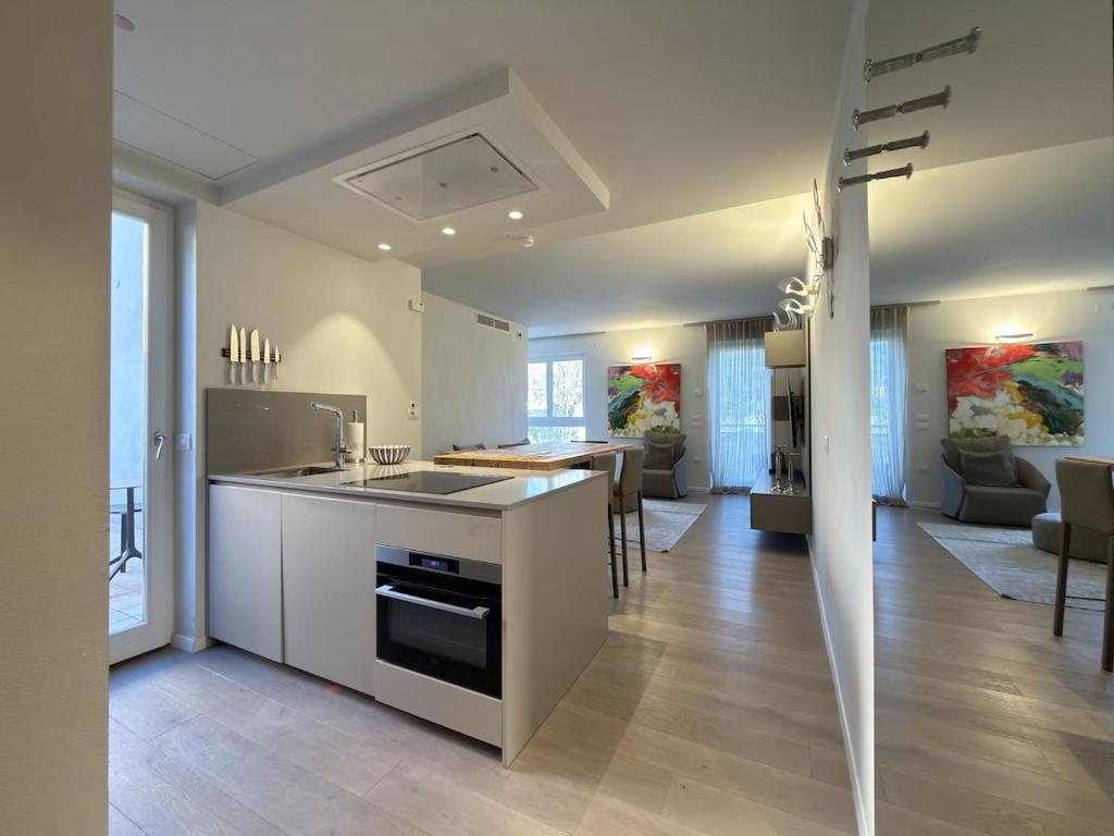 Stylish Downtown Apart close to the beach - 3