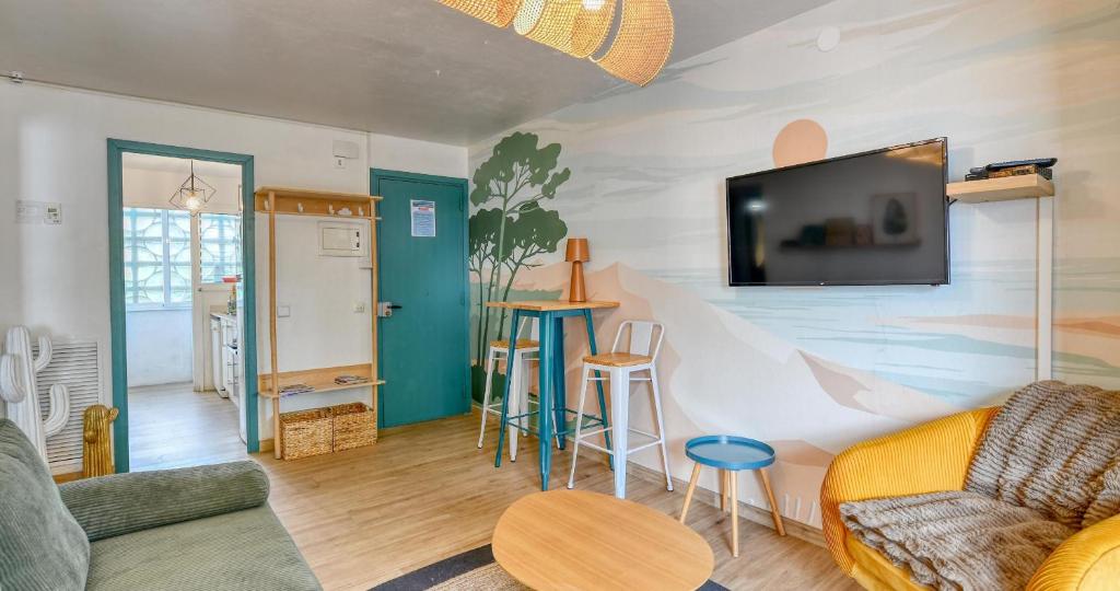 Apartamento en el centro de Calella con piscina y pista de tenis - 5