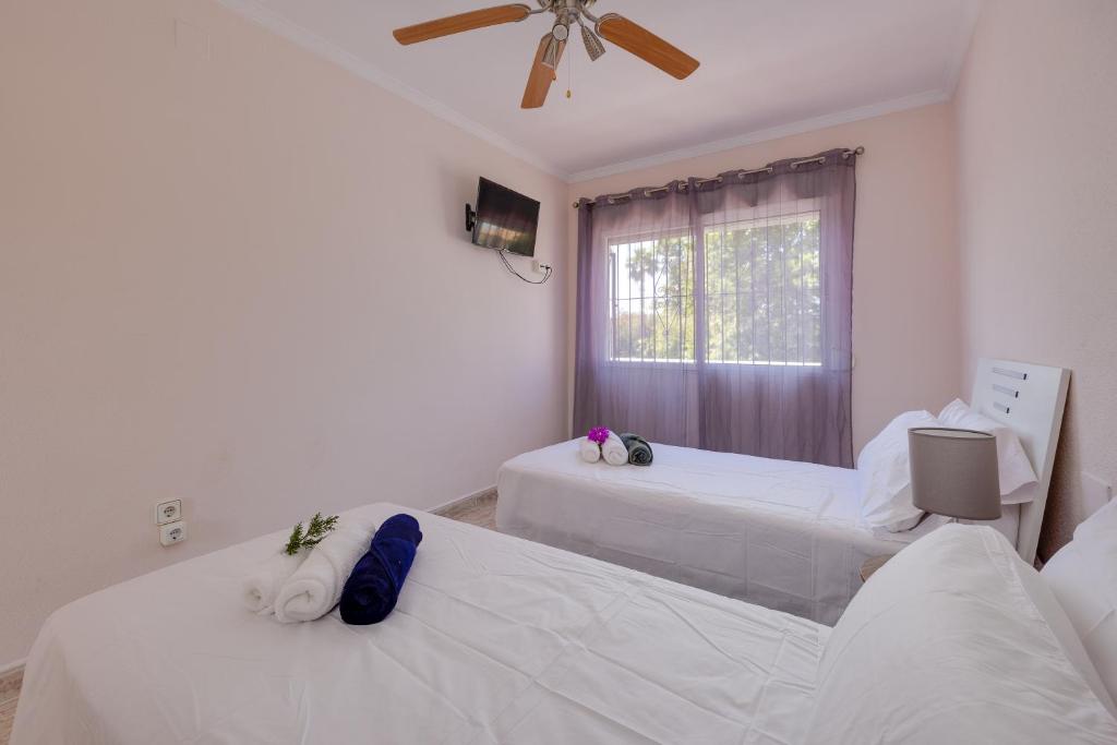 Casa con Piscina Privada y BBQ - Playa 12min a Pie - 2