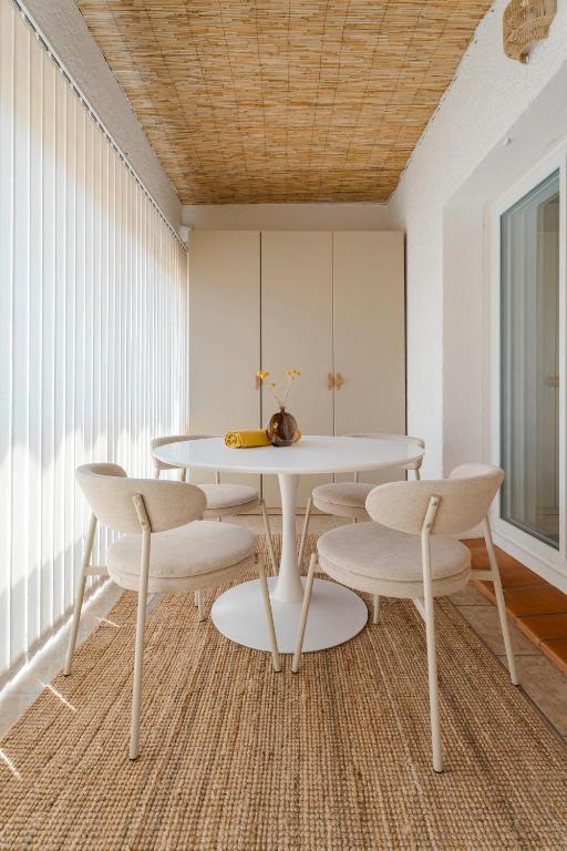 Appartement T2 - 6 couchages - 50m du port Miramar - 2