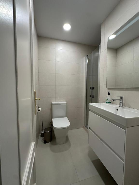 FUENTES A1 1E MENYBER - Apartment with Pool View - 3