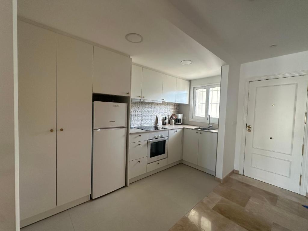 FUENTES A1 1E MENYBER - Apartment with Pool View - 2