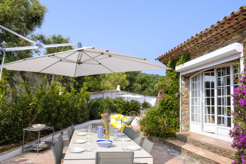 Lovely luxury villa with garden and private pool - 3