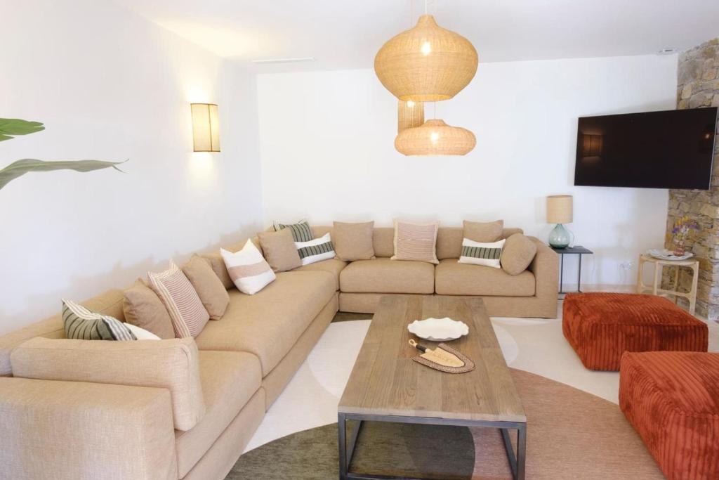 Lovely luxury villa with garden and private pool - 5