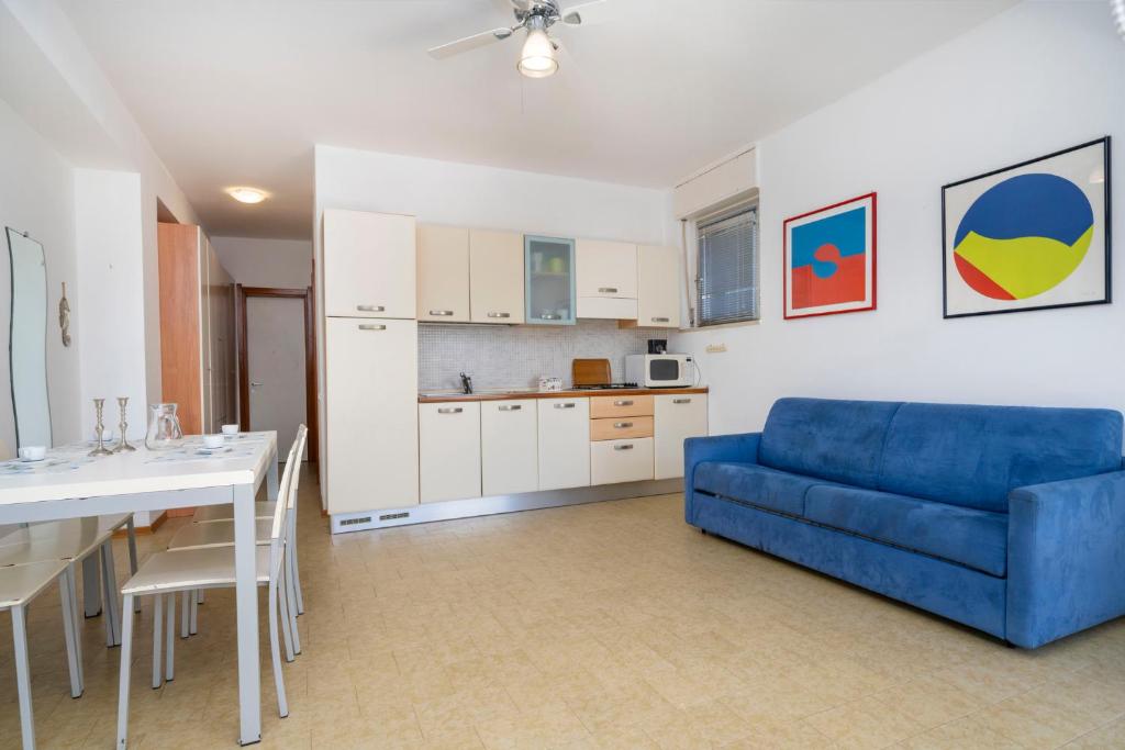 GuestHost - La Casa al Mare Apartments with Parking - 1