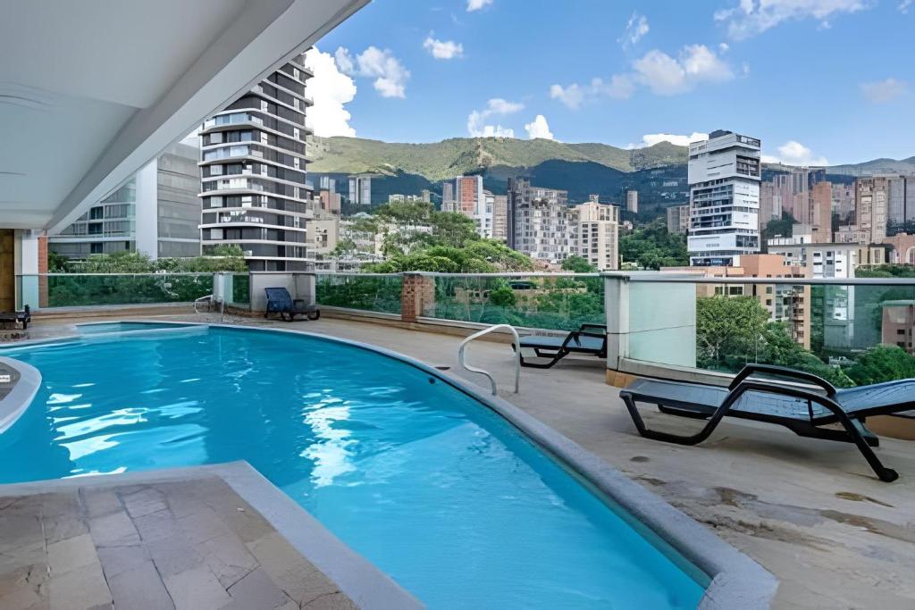 Stylish 1BR • AC • Pool & Gym • Provenza Area - 2