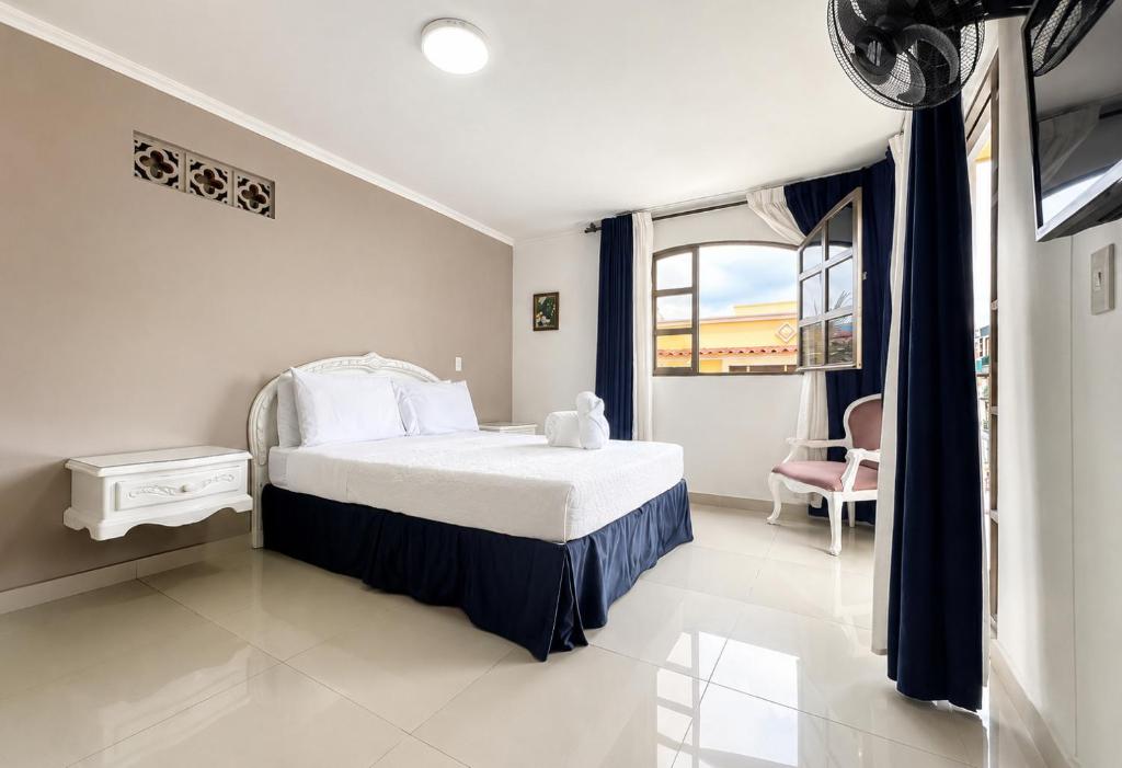 Hotel Suite Santa Rosa - 2