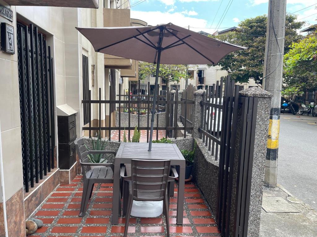 Acogedor apartamento cerca al poblado - 1