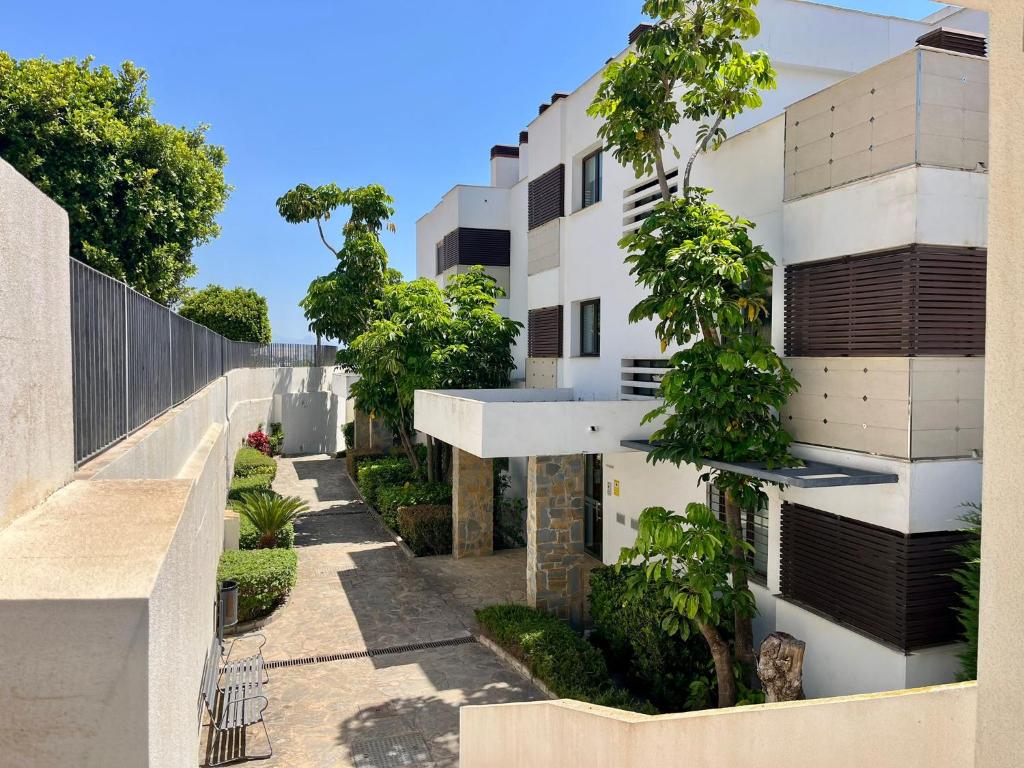 Panoramic Sea View Apartment- Pool Parking & Golf - 5