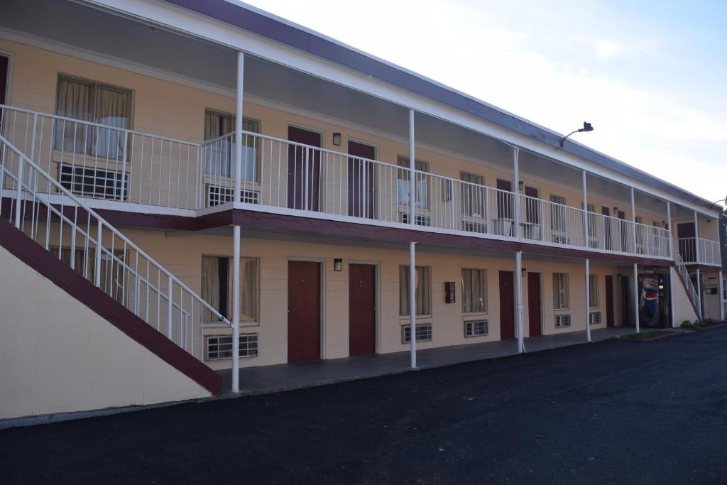 Fort Eustis Inn photo