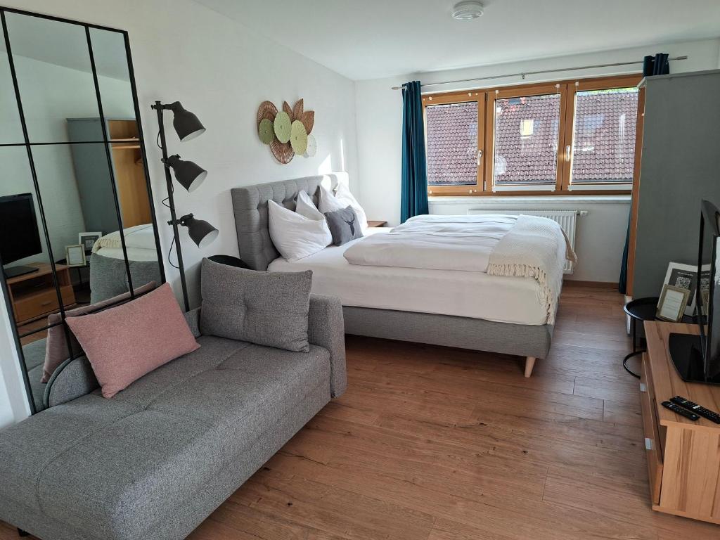 Lovely Rita Studio, modern Studio - balcony and mountain view - center Kaprun - 2