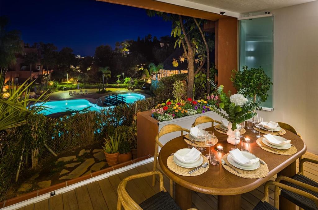 Luxury 4BR Apartment with Resort Pools - 1