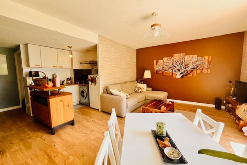 Apartment with terrace and pool - 5