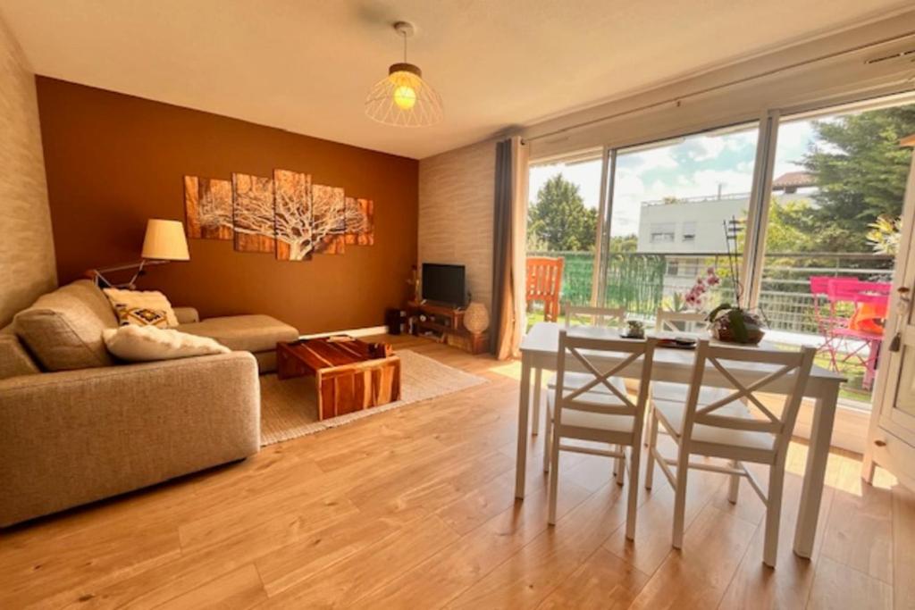 Apartment with terrace and pool - 3