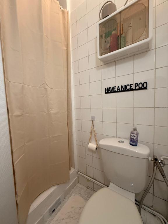 Stylish One Bedroom Apartment in Paris - 4