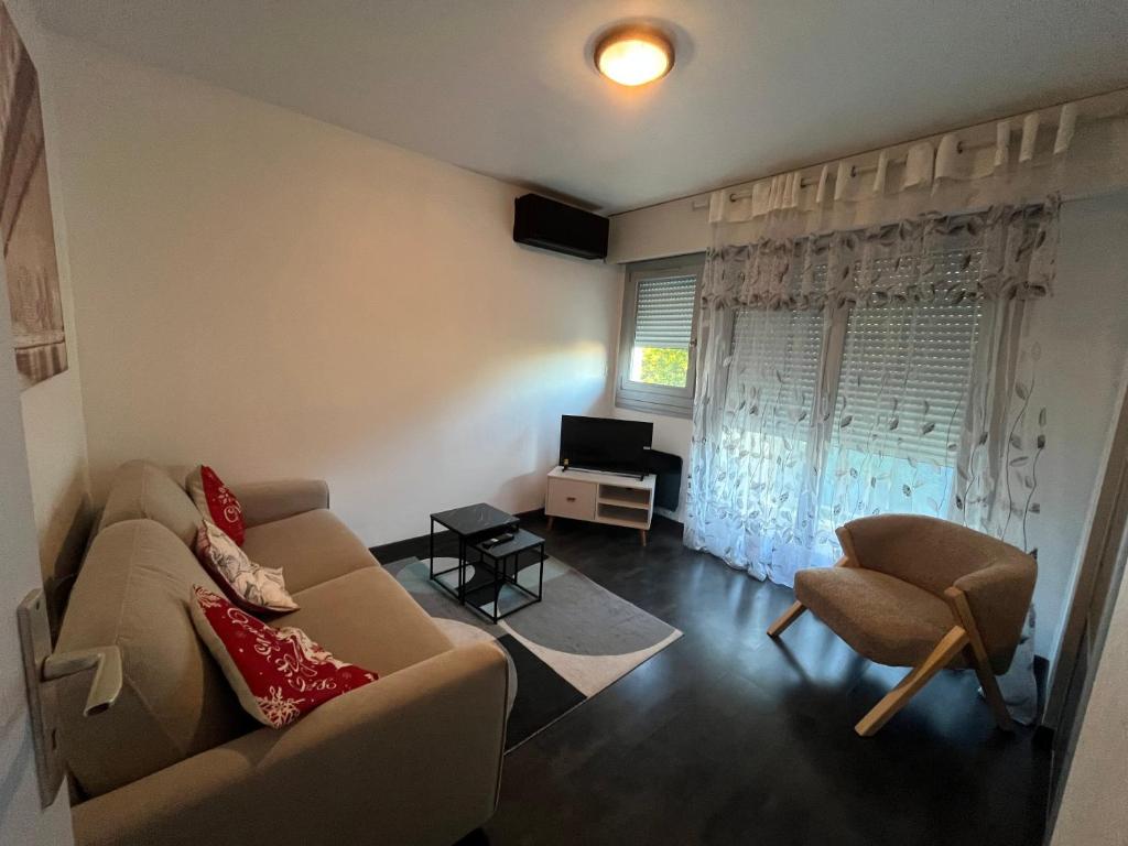 Chez NEZIRI Petit STUDIO COSY proche centre ville - 1