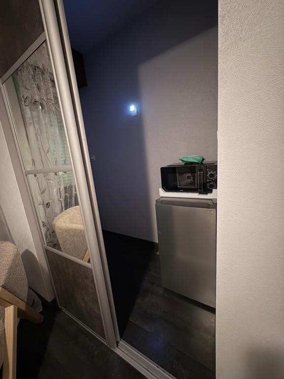 Chez NEZIRI Petit STUDIO COSY proche centre ville - 3