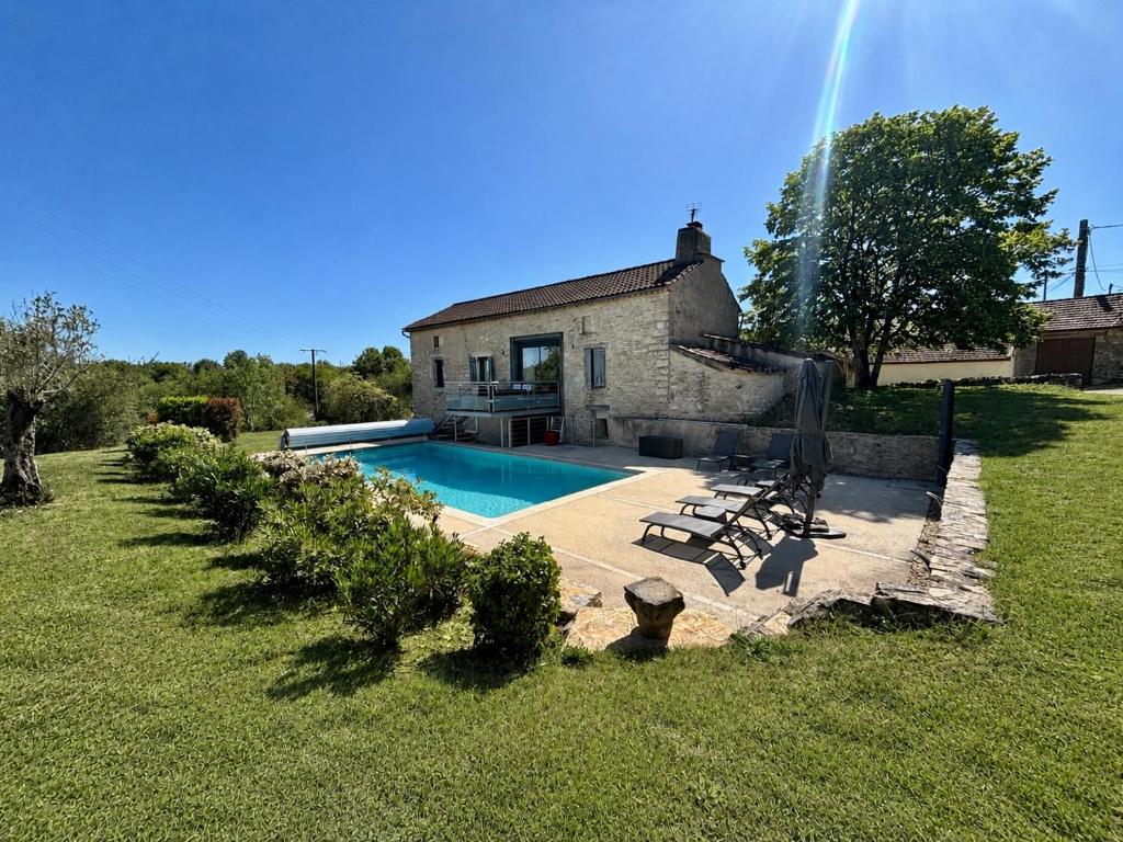 Pierres Blanches, Grange de charme & piscine - 1