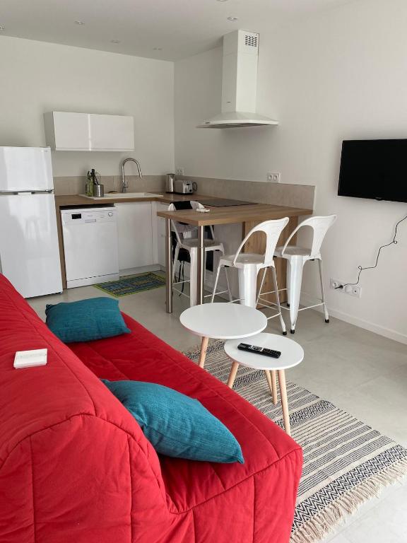 Charming 4-person apartment with garden - 5