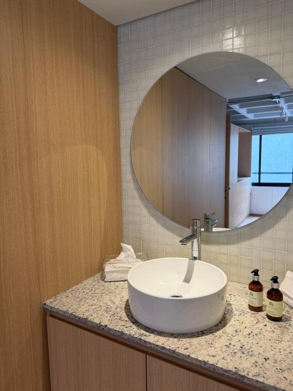 Praga Suites 4 Cozy 1BR Great Location Fast WiFi - 3