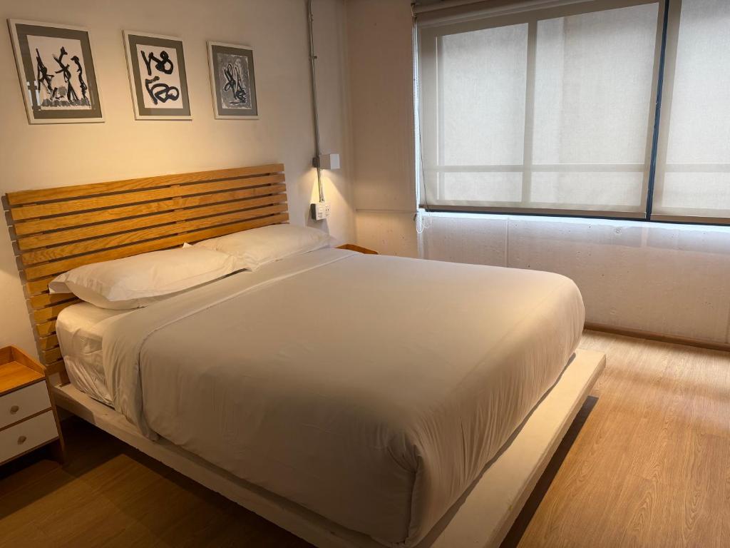Praga Suites 4 Cozy 1BR Great Location Fast WiFi - 5