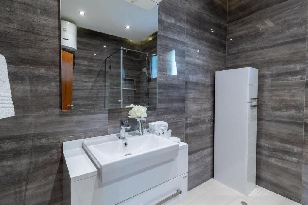 Arte Luxury Pool Apartmets - 5