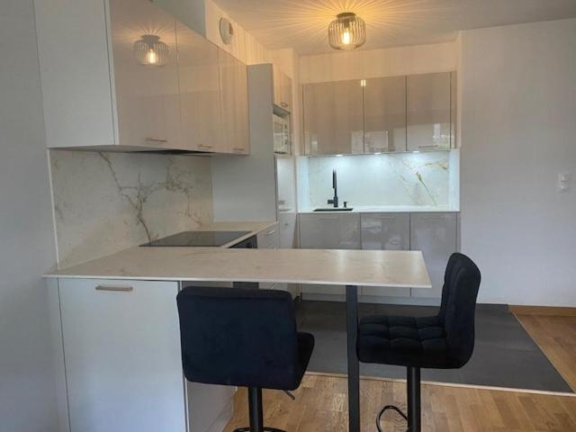 Rental Mon-Fri excluding school holidays zone B - 5
