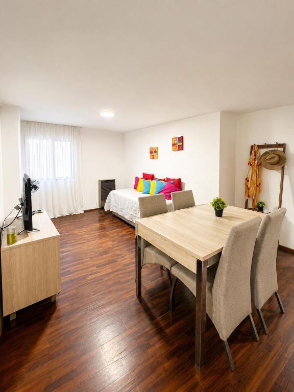 Departamento en NUEVA CÓRDOBA a cuadras de Plaza España y del consulado español - 1