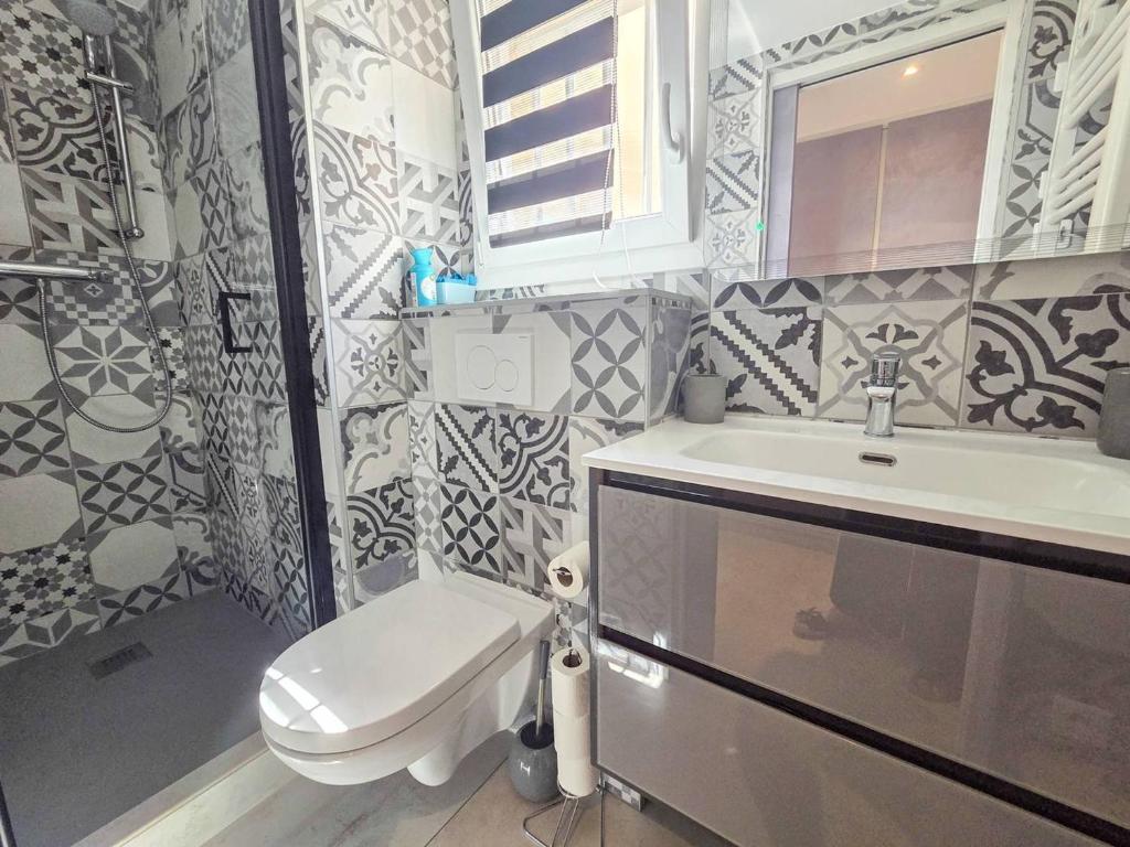 Appartement avec clim, terrasse et vue mer - 4 pers. - FR-1-880-96 - 3