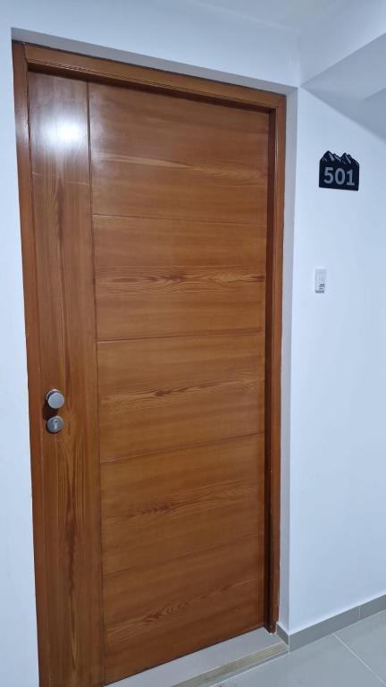 Beautiful and modern apartment steps from the Plaza - 5