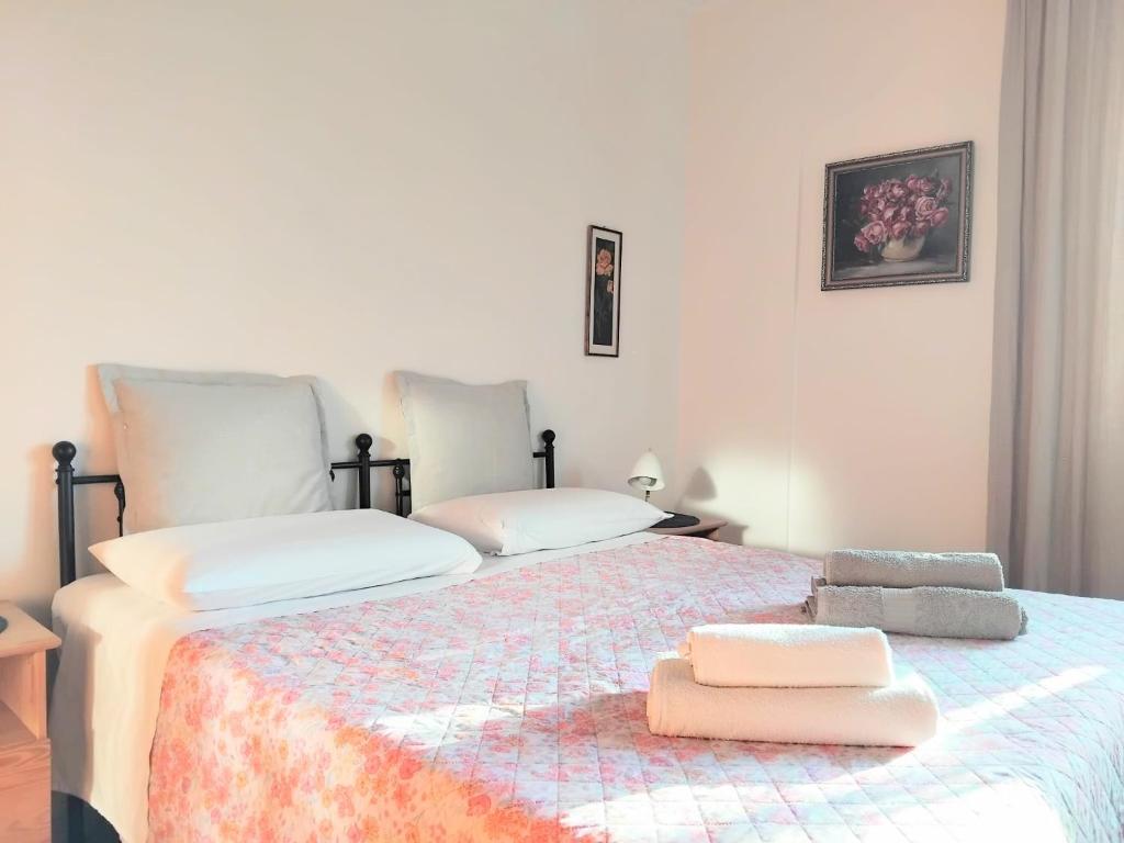 Private room and bathroom close to Piazzale Roma in Venice Mestre - 2
