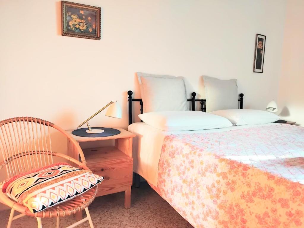 Private room and bathroom close to Piazzale Roma in Venice Mestre - 5