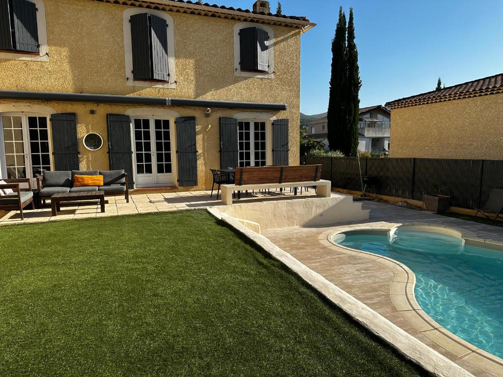 Belle villa 8 pers jardin & piscine au calme - 1