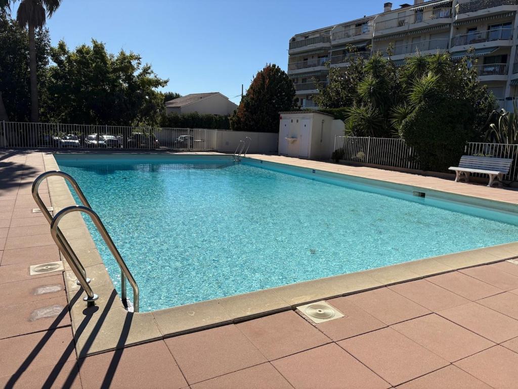 Studio moderne piscine terrasse parking 4pers - 1