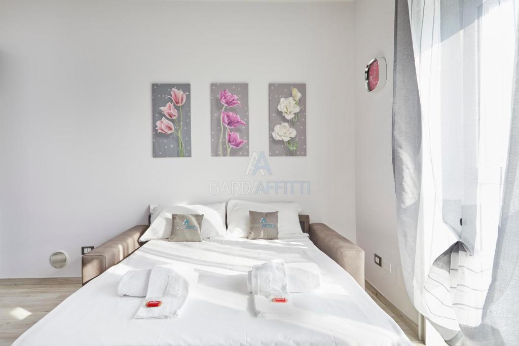 Domus Garda - Pool and terrace in the heart of Sirmione - 2