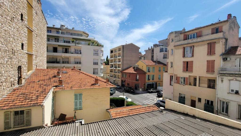 Comfy 2 bed coastal escape with full aircondition - 5