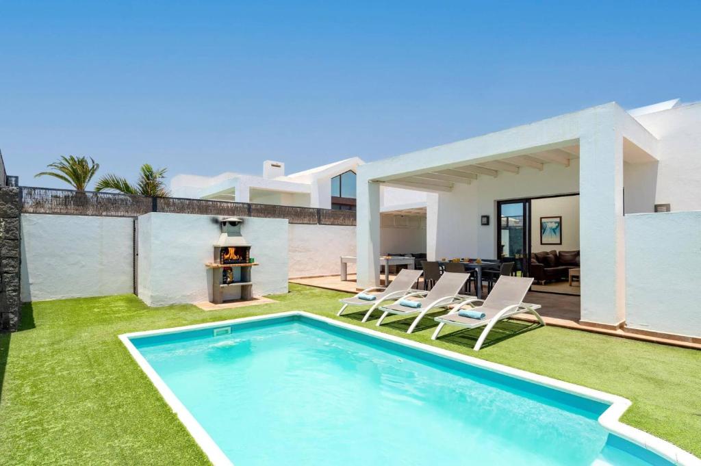 Villa Janubio by Villa Plus - 2