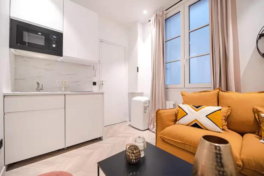 Lovely Home Close To Champs Elysées - 3