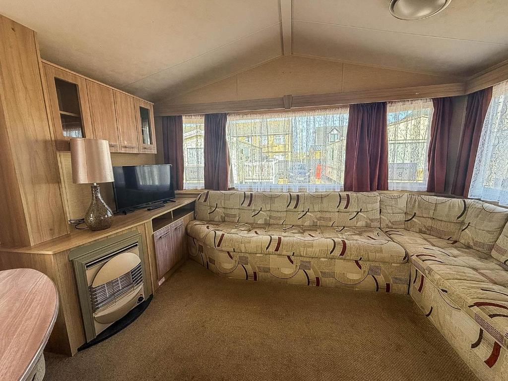 6-Berth Static Caravan at Lee's Caravan Park, Hunstanton photo 2