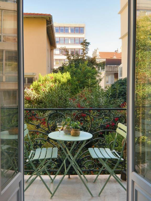 Charming studio, balcony with garden view, Nice Libération - 3