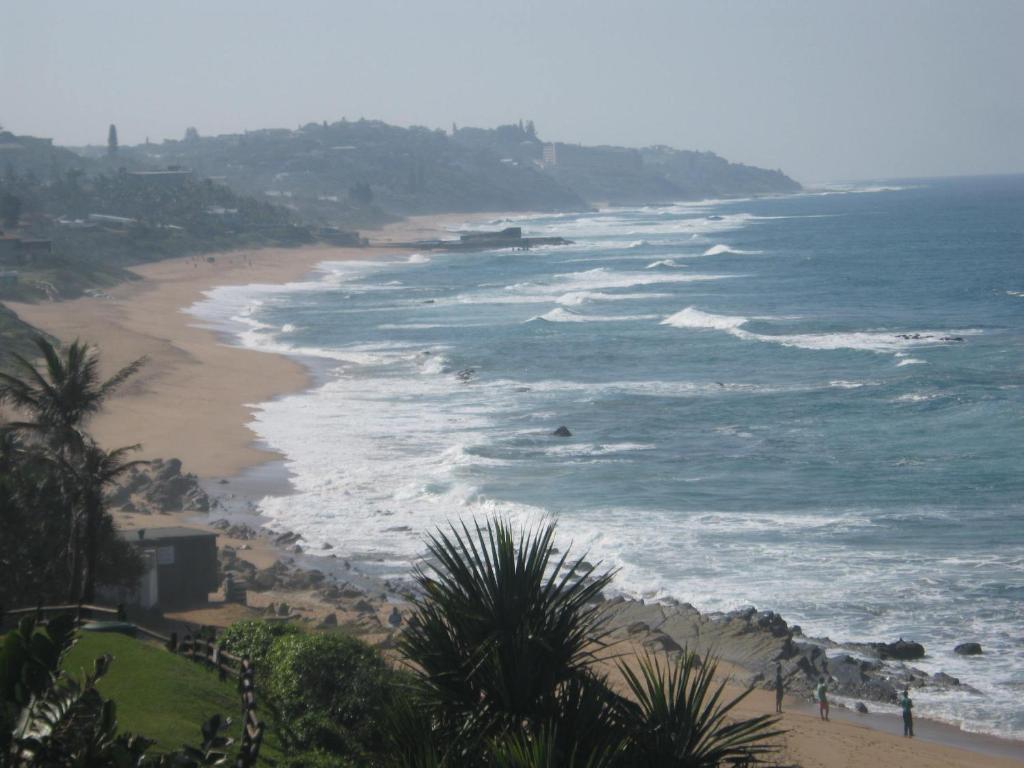 Shaka's Seat Guesthouse-Dolphin Cottage Pet Friendly! No Loadshedding photo